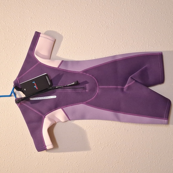 Child's Wet Suit - Picture 2 of 8